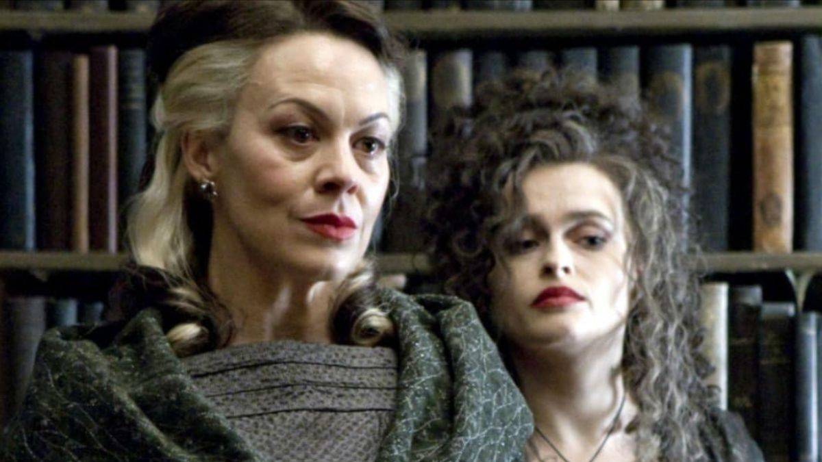 Harry Potter와 Half Blood Prince의 Narcissa Malfoy로서 Helen McCrory