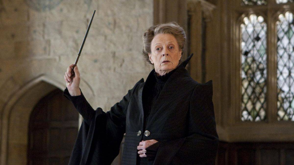 해리포터의 Minerva McGonagall 교수로서 매기 스미스와 죽음의 성물 2 부